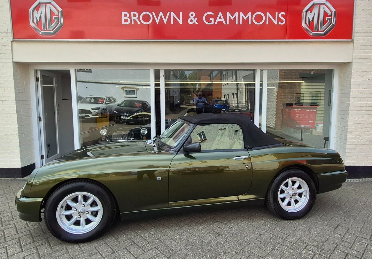 1996 MG RV8