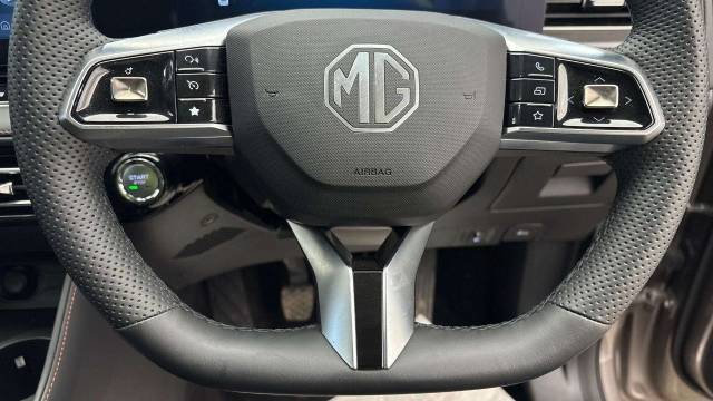 2025 MG Motor UK HS 1.5 T-GDI Trophy 5dr